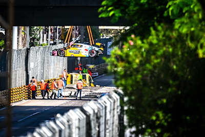 Goodbye Kitty - der zerstörte Uno Racing Team Audi R8 LMS GT3 nach dem Einschlag von Adderly Fong im Qualifikationsrennen in Macau