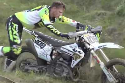 Stefan Ekerold musste das Rennen mit verbogenem Motorrad beenden
