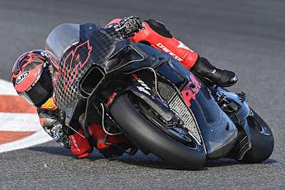 Pol Espargaró hielt schon am Vormittag im Mittelfeld mit