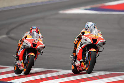 Die zwei Repsol-Asse in Nöten: Pol Espargaró (44) vor Stefan Bradl