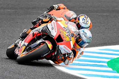 Pol Espargaró (vor Raúl Fernández) in Motegi: Platz 7 im FP1