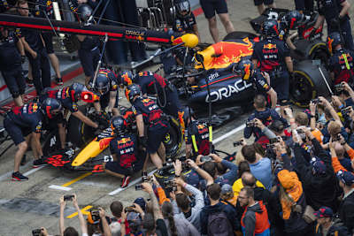 Boxenstopp-Training bei Red Bull Racing