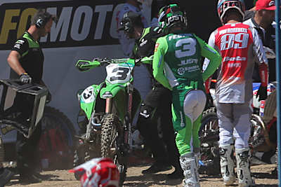 Die Körpersprache von Romain Febvre vor dem Start zum ersten Lauf sagt alles