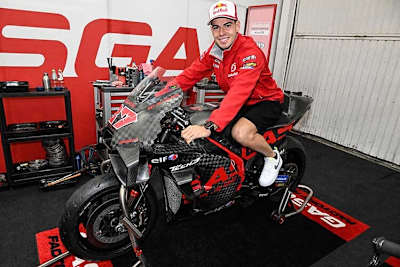 Das erste Bild: Augusto Fernández auf der GASGAS-Werksmaschine