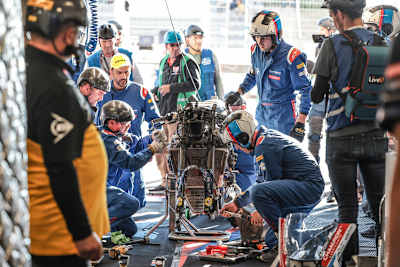 BMW muss den Motor ausbauen, um eine Chance auf Weiterfahrt zu haben