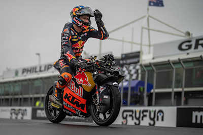 So kehrte Dani Holgado nach dem Crash in der ‘sighting lap» auf seinen Startplatz zurück