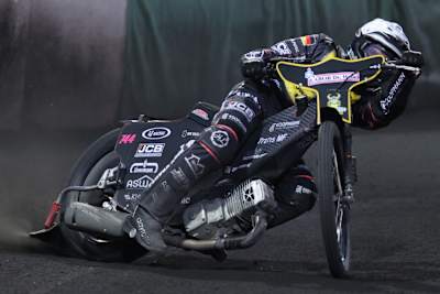 Kai Huckenbeck (rot) fällt für den Rest des Jahres aus