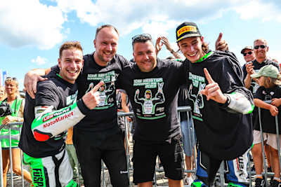 Das Kawasaki-Team sperrt in der IDM zu
