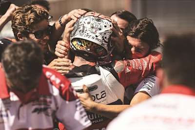 Große Freude bei Izan Guevara nach dem Sieg in Motegi