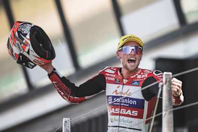 Überschwänglicher Jubel bei Jake Dixon