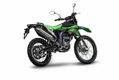 KL KXE125: Design von einer in China ansässigen italienischen Firma, Motor konstruiert von Piaggio/Aprilia, gebaut bei Zongshen in China