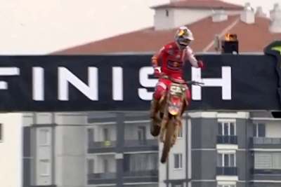 Simon Längenfelder gewann den ersten Lauf in Afyonkarahisar