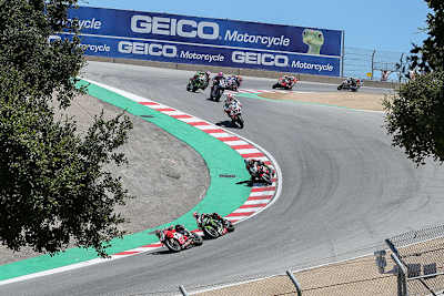 Die Corkscrew in Laguna Seca: Davies vor Rea bei der SBK 2019