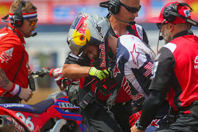 Hunter Lawrence wirkte nach seinem Crash ziemlich benommen