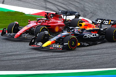 Charles Leclerc gegen Max Verstappen
