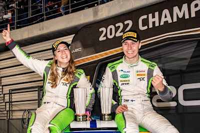 Reeta Hämälainen und Emil Lindholm