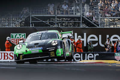 Jorge Lorenzo prügelt seinen Huber Racing Porsche über die Schwimmbad-Schikane in Monaco