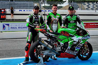 Leon Haslam mit Bastien Mackels und Gregory Leblanc (v.li.)