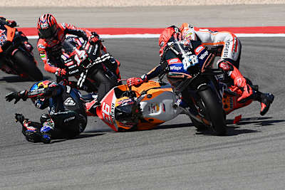 Marc Márquez richtete in der 2. Runde in Kurve 1 ein heilloses Durcheinander an