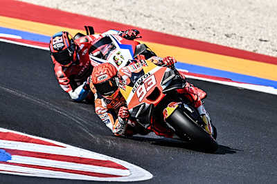 Marc Márquez im ersten Training vor Stefan Bradl in Misano
