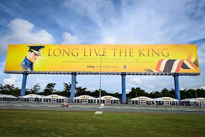 Marc Márquez: «Lang lebe der König», steht auf dem gelben Schild hinter ihm