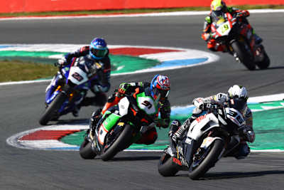 In Most in der IDM zu sehen: Tati Mercado vor Leon Haslam