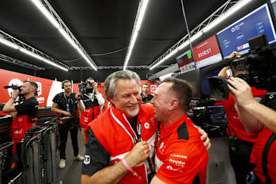 Michael Andretti feierte den Formel-E-WM-Titelgewinn mit Teamchef Roger Griffiths
