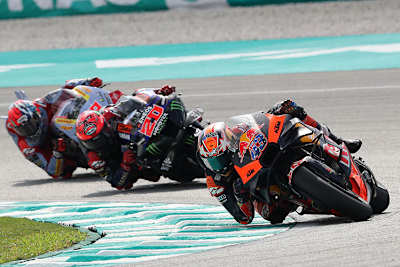 Jack Miller (43) wehrte sich im Rennen gegen Quartararo (20) und die Giannantonio