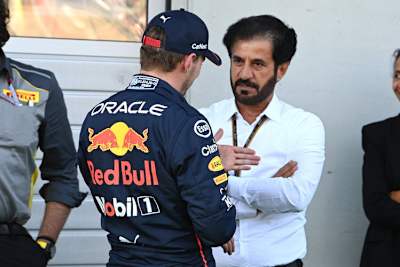 FIA-Chef Mohammed Ben Sulayem mit Formel-1-Weltmeister Max Verstappen