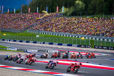 Die Startphase des MotoGP-Rennens in der neuen Münzer-Schikane