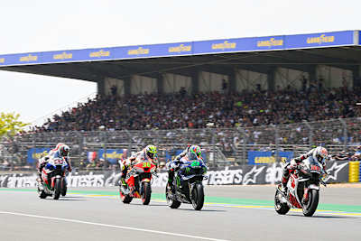 Das Rennen in Le Mans: Nakagami (30) vor Morbidleli (21), Mir (36) und Rins (42)