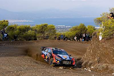   Thierry Neuville