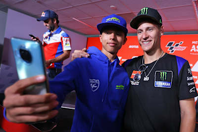 NTC-Pilot Farkas (li.) als MotoGP-Fan