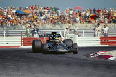Ronnie Peterson mit seinem Lotus 72 auf dem Weg zum Sieg in Le Castellet 1973