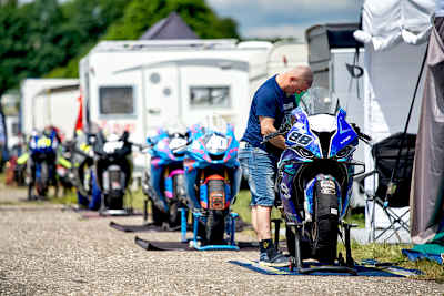 Im Fahrerlager von Schleiz