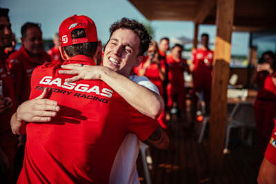 Teamkollegen wiedervereint: Augusto Fernández und Pol Espargaró