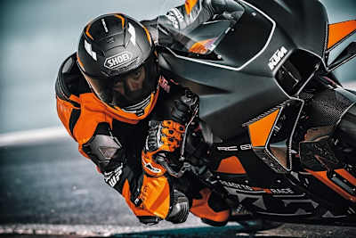 KTM RC 8C: In Zusammenarbeit mit Krämer Motorcycles aufgebautes Rennstreckenmotorrad in limitierter Auflage