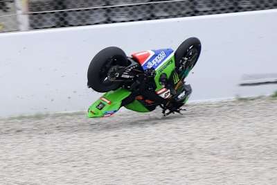 Die Kawasaki von Jonathan Rea flog förmlich ins Kiesbett