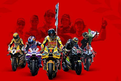 Ein Traum, der wahr werden kann: Auf der KTM 450 Rally Replica durch unendliche Weiten surfen