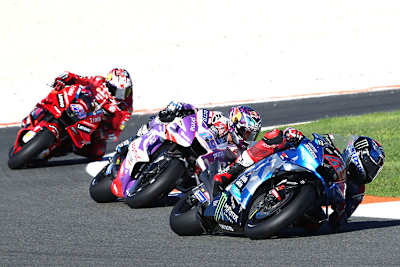 Suzuki-Sieg beim Abschied: Rins (42) in Valencia vor Martin (89) und Miller (43)