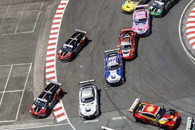 Beide Rosberg-Autos schieden früh aus