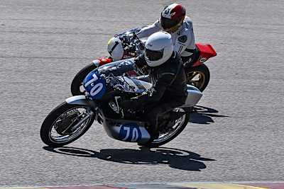 Heinz Rosner (MZ) mit Giacomo Agostini auf dem Sachsenring