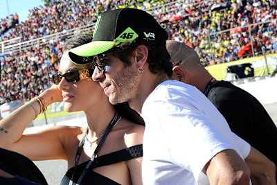 Valentino Rossi mit Francesca an der Strecke
