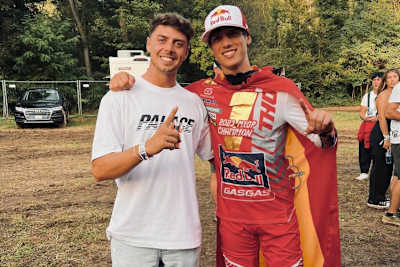 Fabio Di Giannantonio mit dem neuen MXGP-Weltmeister Jorge Prado