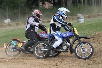 Simson Cross Cup: Offroad-Duelle mit Mopeds aus dem vergangenen Jahrhundert