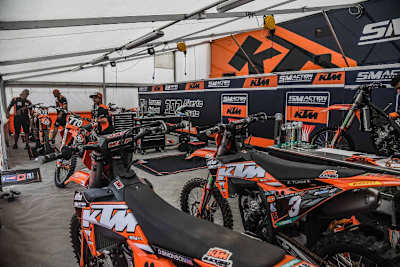 Start in Italien: Bonnal (1) vor  Bauer (64) und Deitenbach (12)