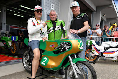 Letztes Wochenende bei den Sachsenring Classic: Dieter Braun, Toni Mang und Sepp Schlögl mit der Eigenbau-SMZ 250