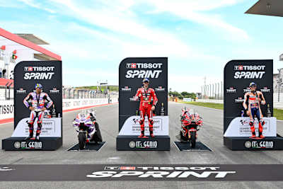 Marc Márquez (rechts) stand 2023 erst bei einem Sprint auf dem Podest, neben Bagnaia und Martin