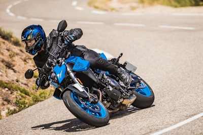 Suzuki GSX-8S: Mittelklasse-Roadster mit Zweizylinder Reihenmotor mit 776 ccm Hubraum