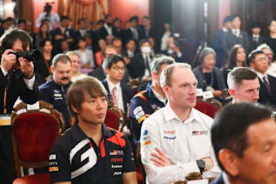 Takamoto Katsuta (li.) neben Jari-Matti Latvala